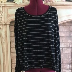 EUC Zobha Loose Fit Top Sz. S
